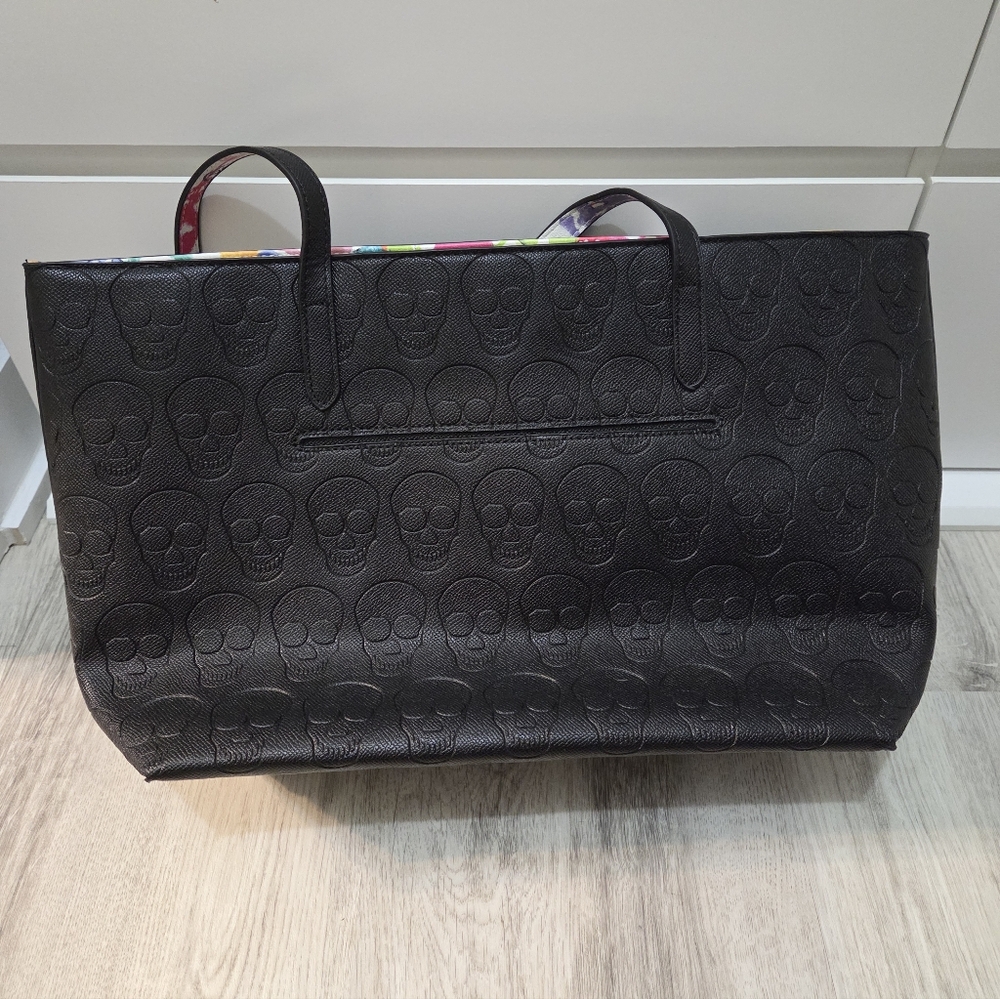 NWT Betsey Johnson Skull Tote w/ Wallet - Picture 3 of 5